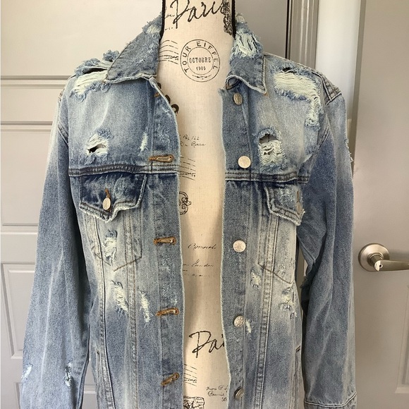 🔥 Stonewashed Denim Jacket 🔥 - Picture 4 of 10